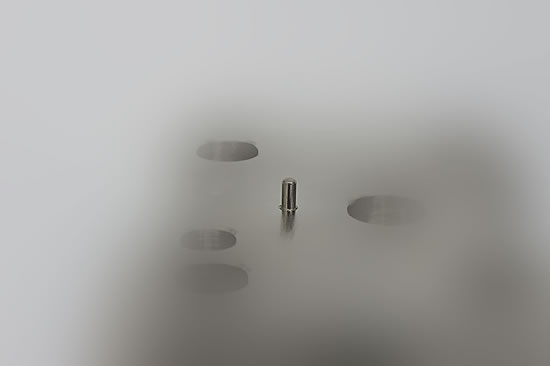 �ގ�SUS316L�Ƀs���iSUS�j���������Ă��܂��B